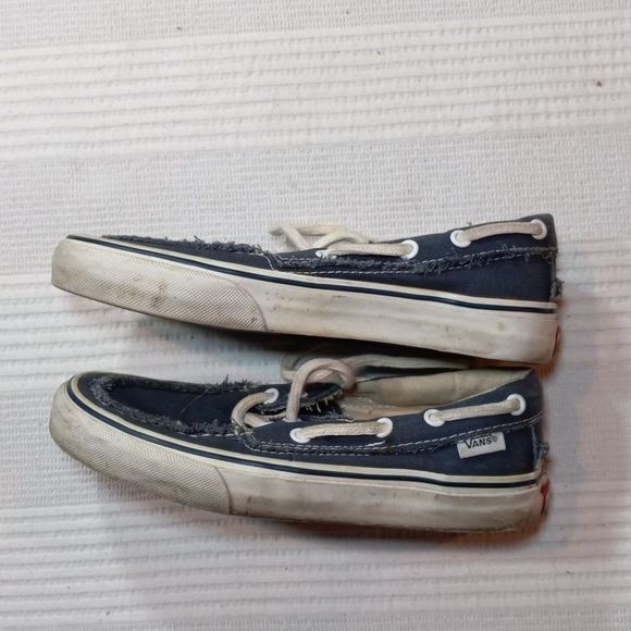 Vans Off The Wall Canvas Laced Shoe - Picture 3 of 14